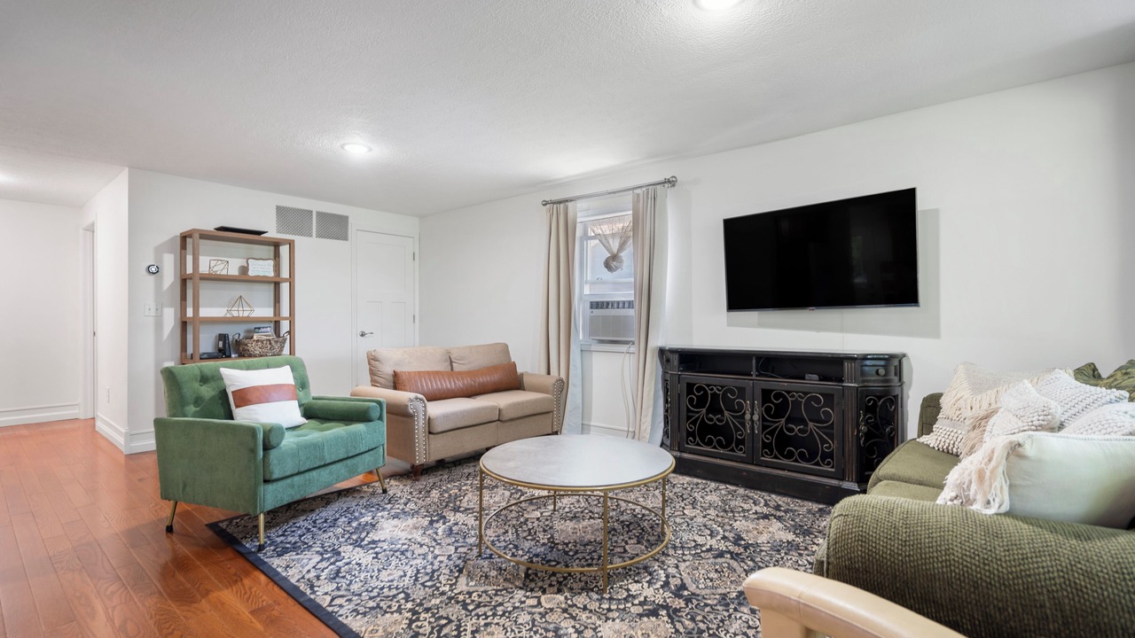 Photo of Livingroom in Fenton