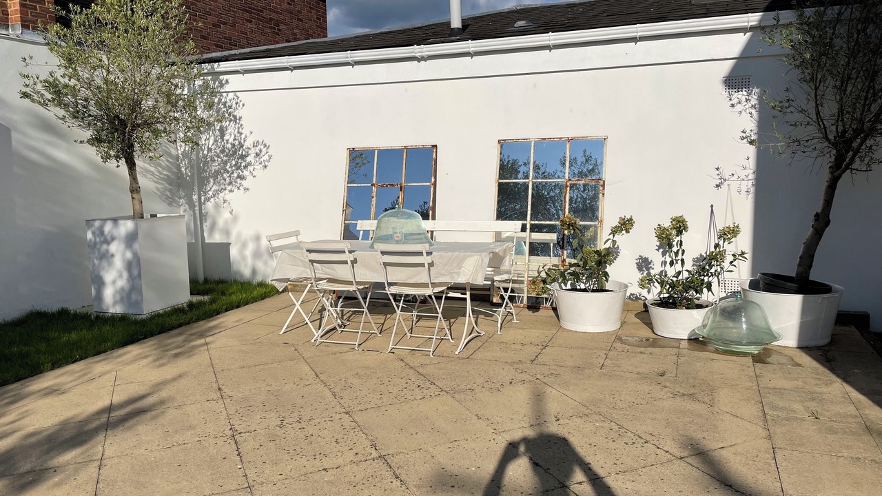Photo of Outdoor in Shepperton