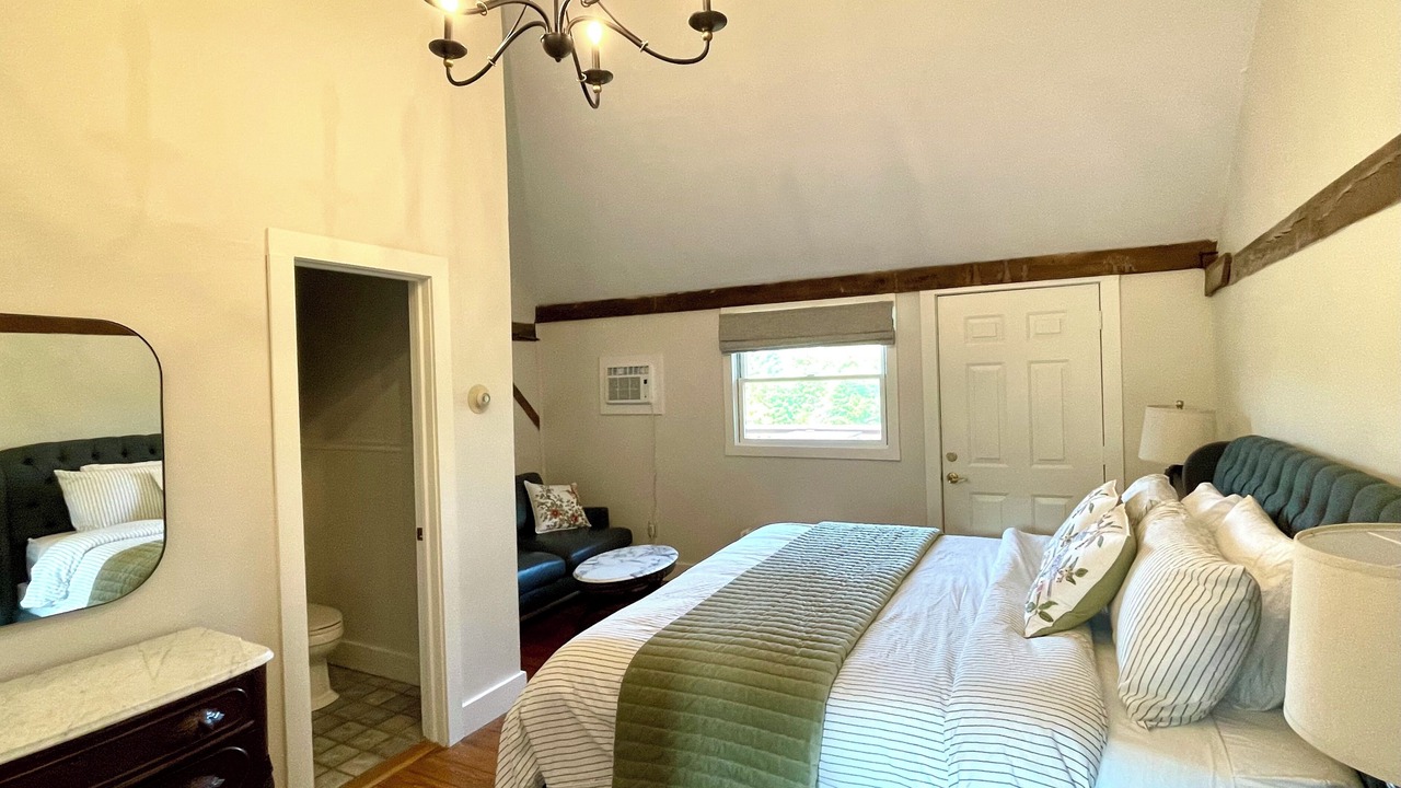 Photo of Bedroom in Blooming Glen
