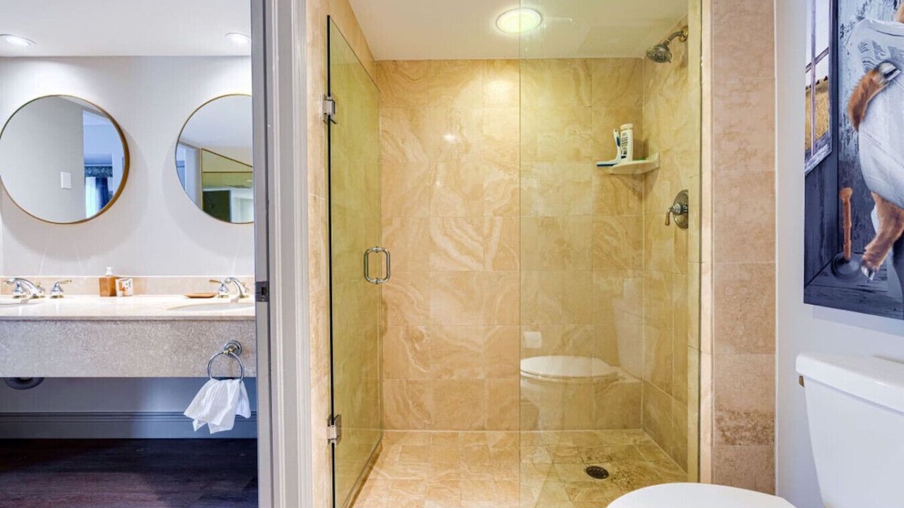 Photo of Bathroom in Oro-Medonte