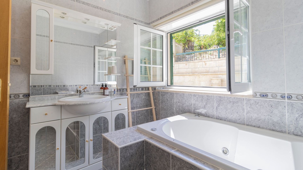 Photo of Bathroom in Molares