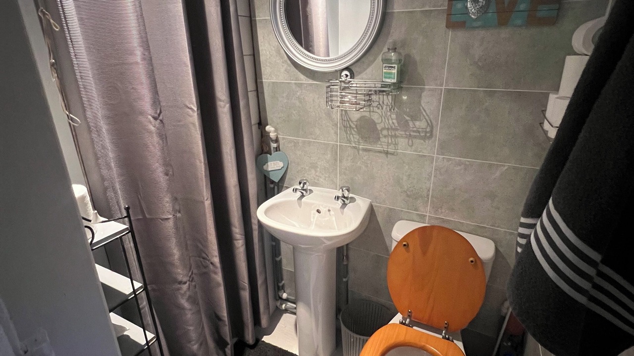 Photo of Bathroom in Warden
