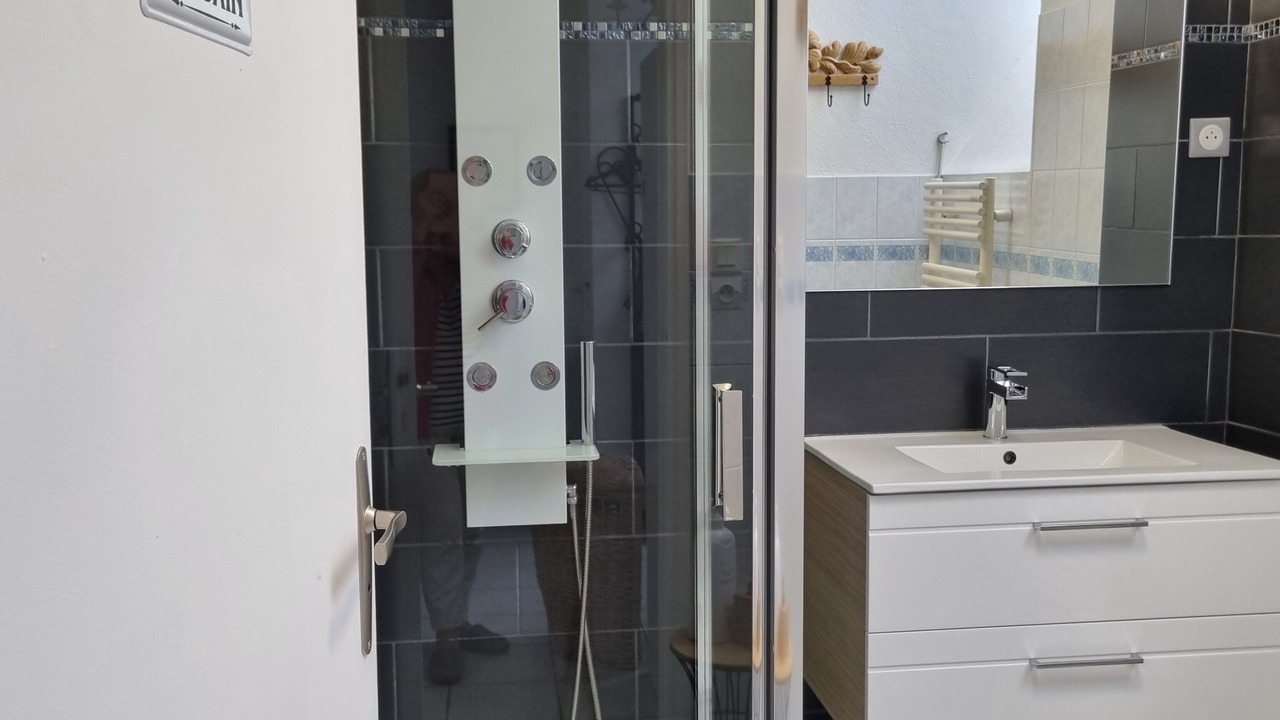 Photo of Bathroom in La Feuillee
