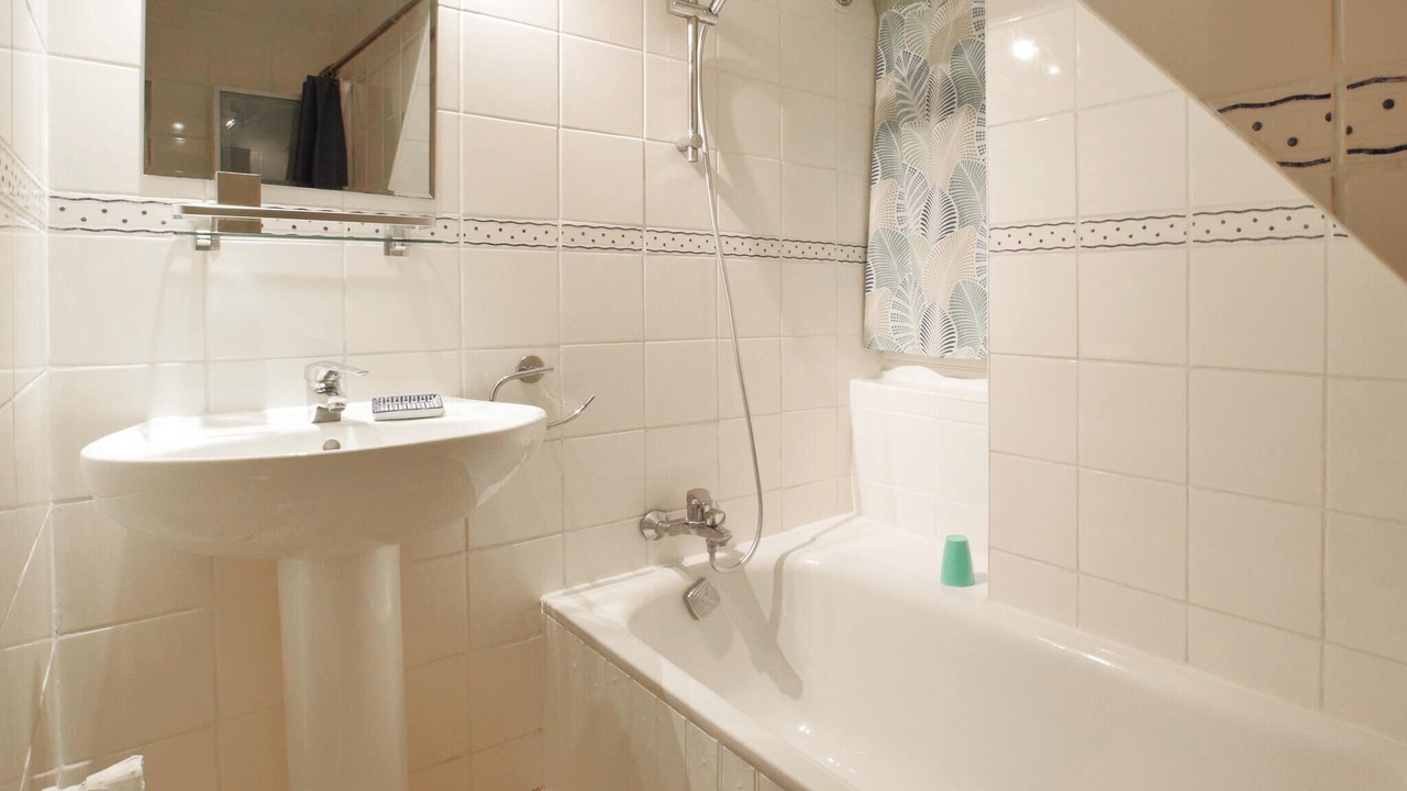 Photo of Bathroom in Saint-Vaast-la-Hougue