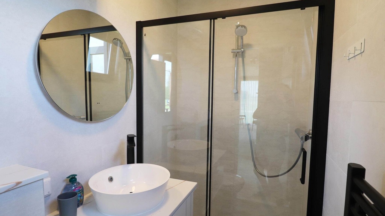 Photo of Bathroom in Menaldum