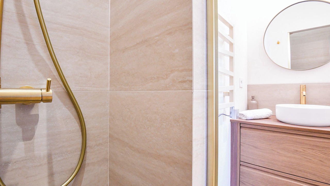 Photo of Bathroom in Opera
