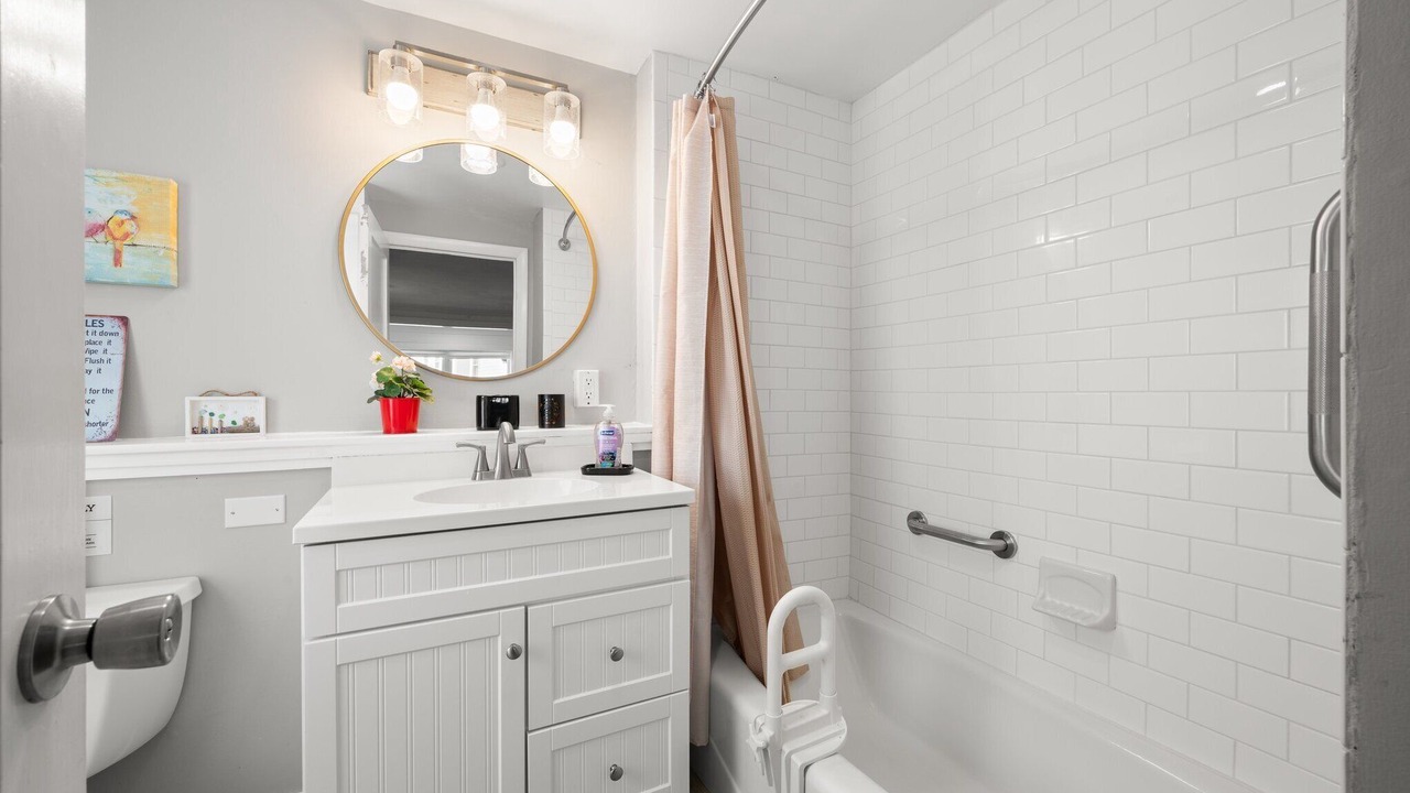 Photo of Bathroom in Niantic