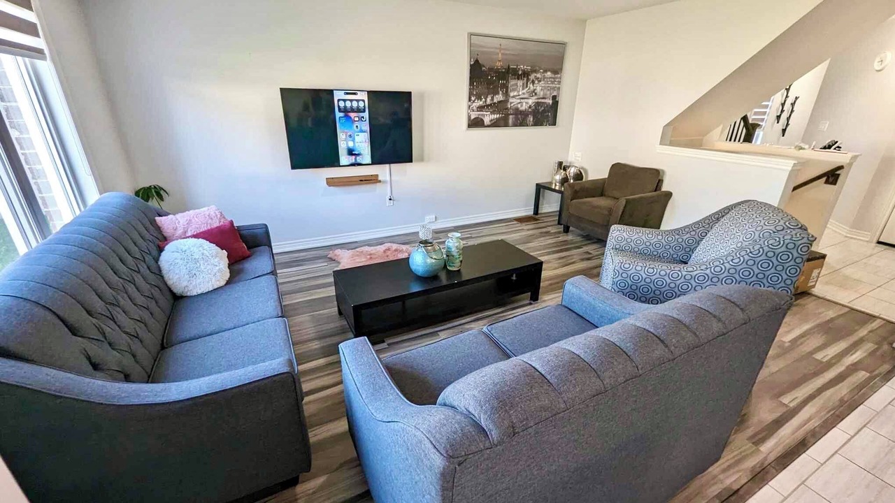 Photo of Livingroom in Thorold