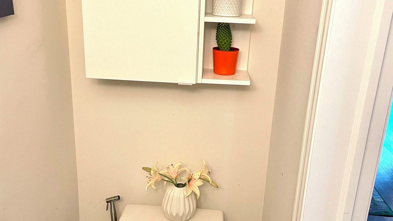 Photo of Bathroom in Lakeview