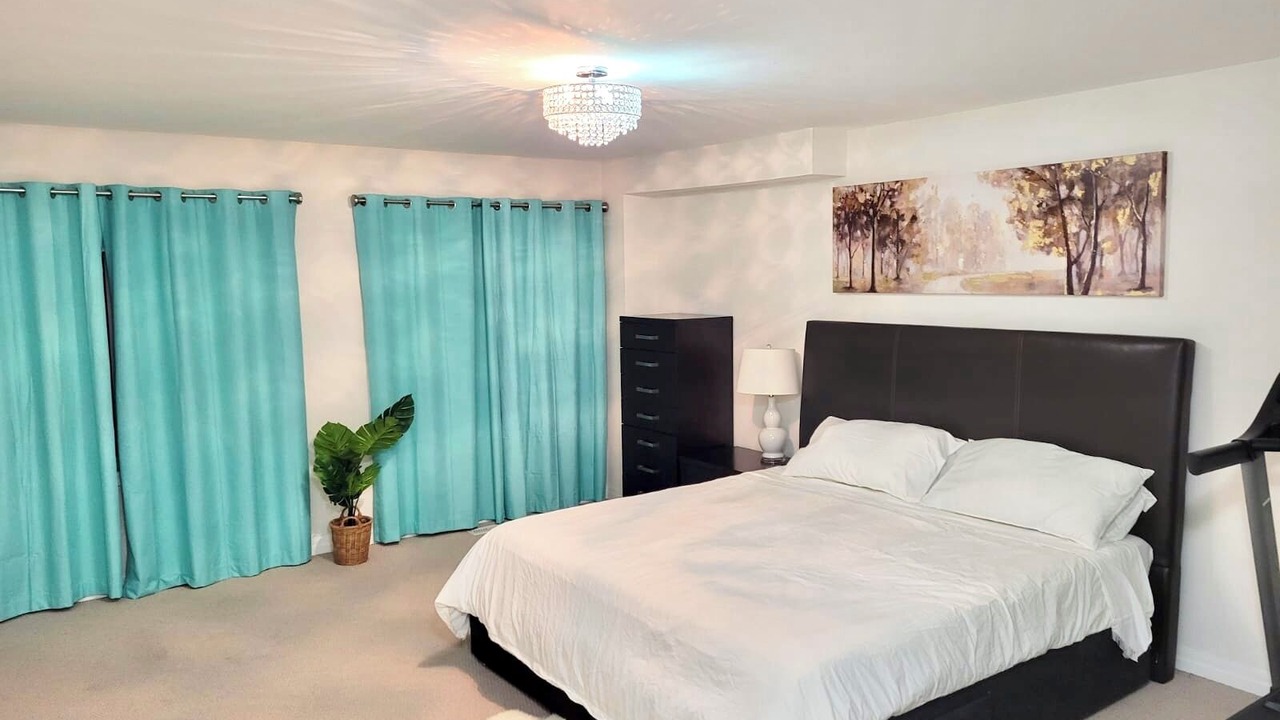 Photo of Bedroom in Lakeview