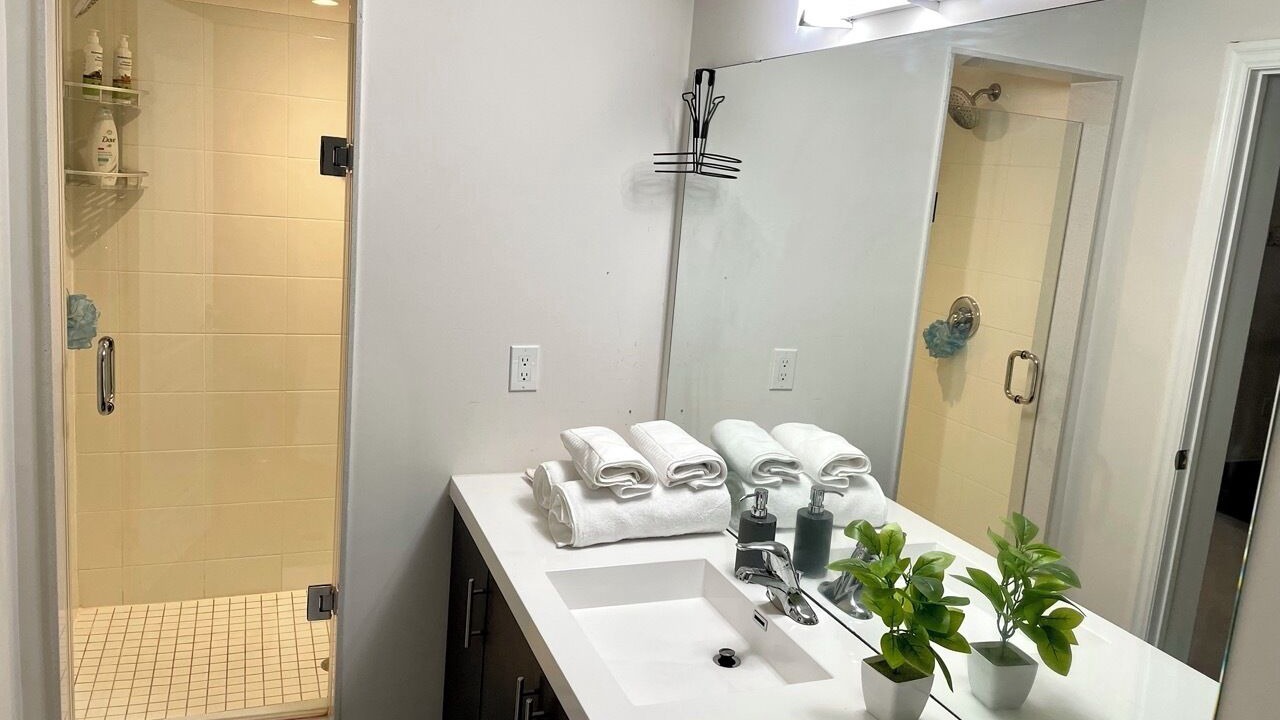 Photo of Bathroom in Lakeview
