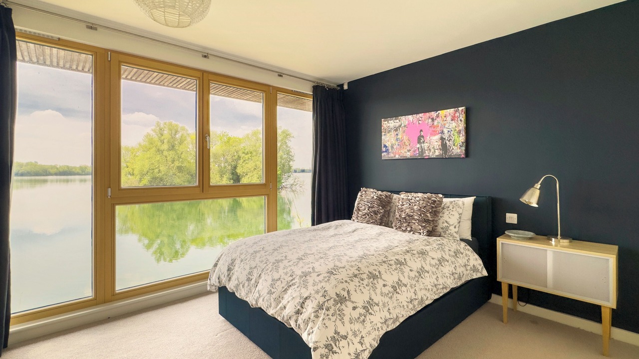 Photo of Bedroom in Lechlade