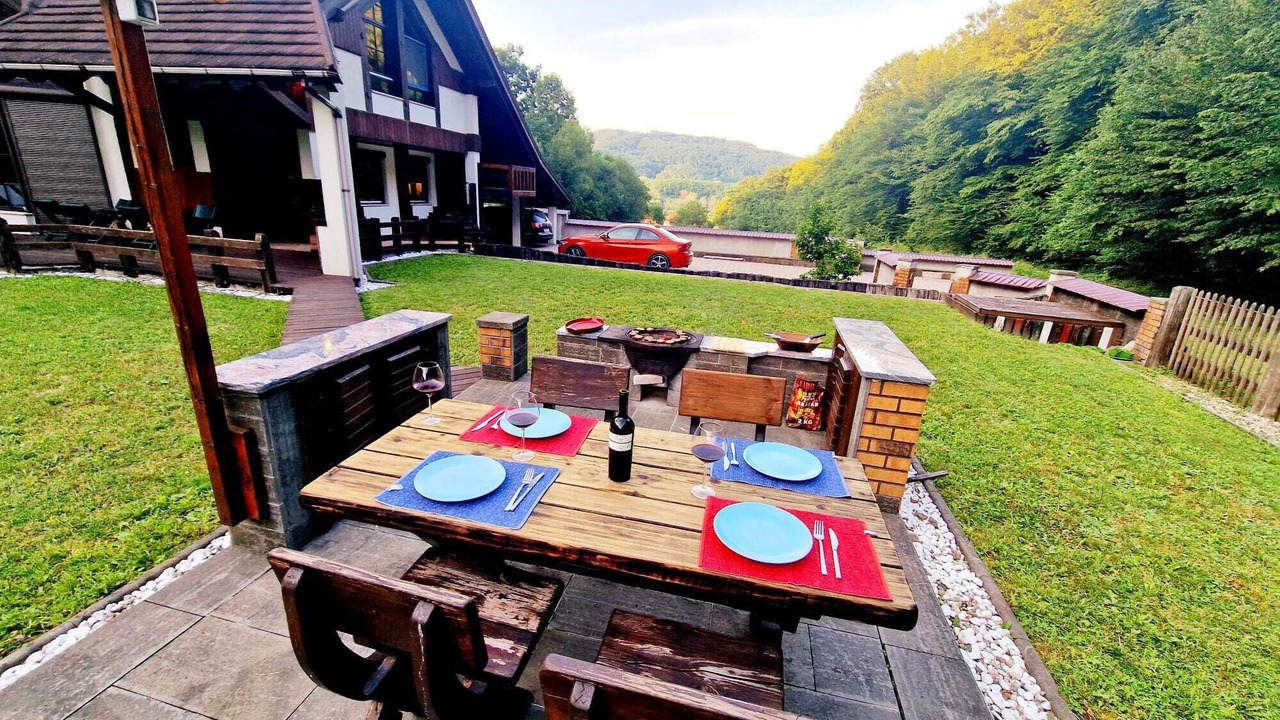 Photo of Outdoor in Brad