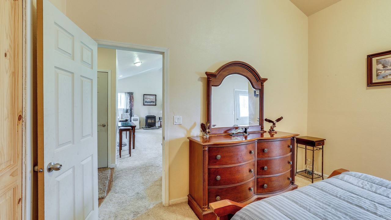 Photo of Bedroom in Stites