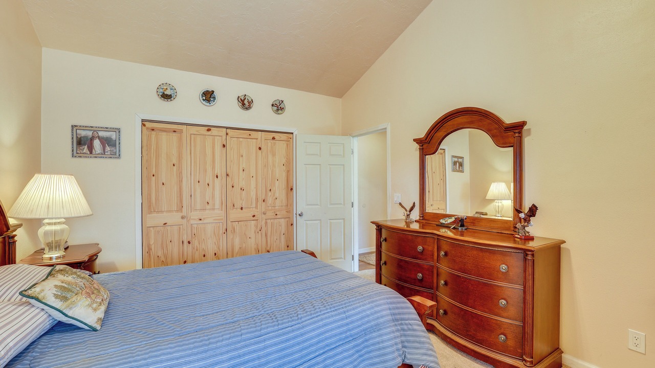 Photo of Bedroom in Stites