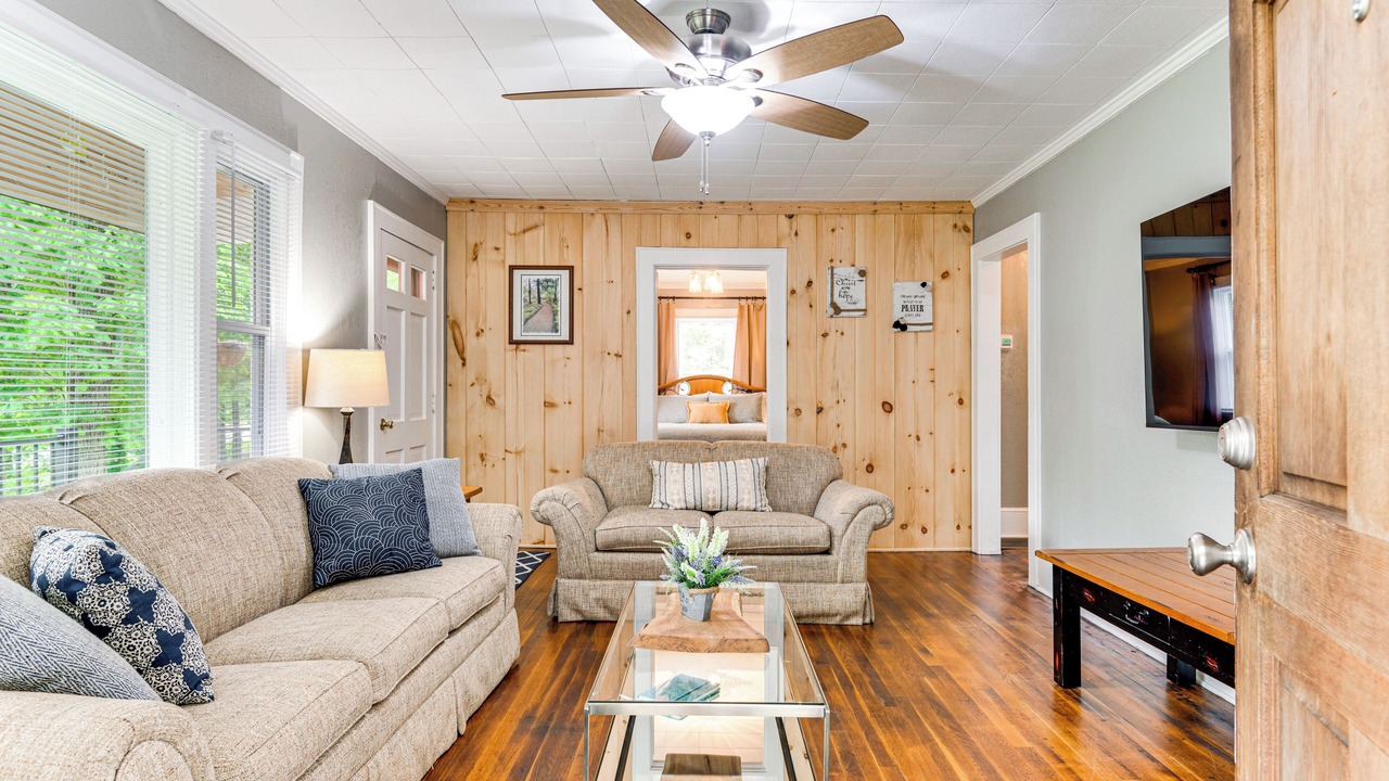 Photo of Livingroom in Forest City