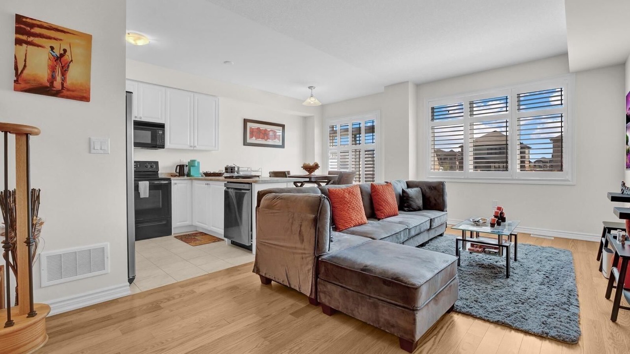 Photo of Livingroom in Thorold