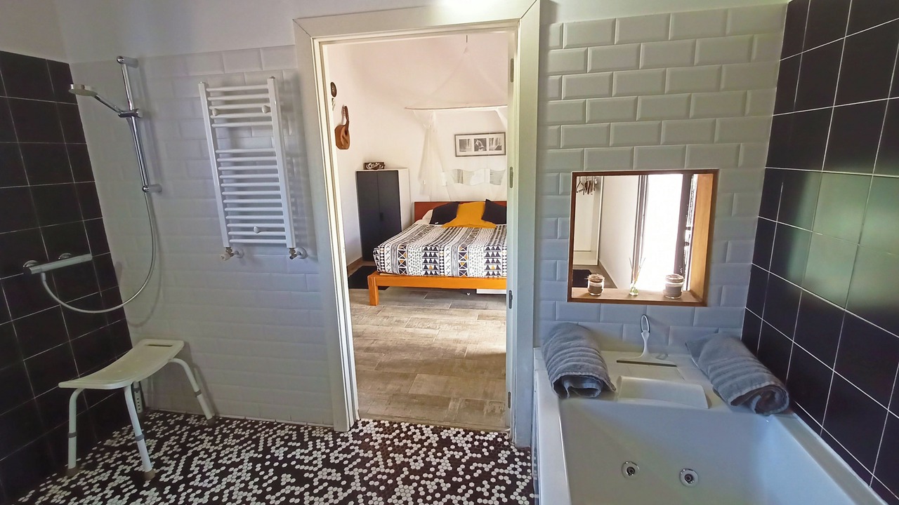 Photo of Bedroom in Menaka