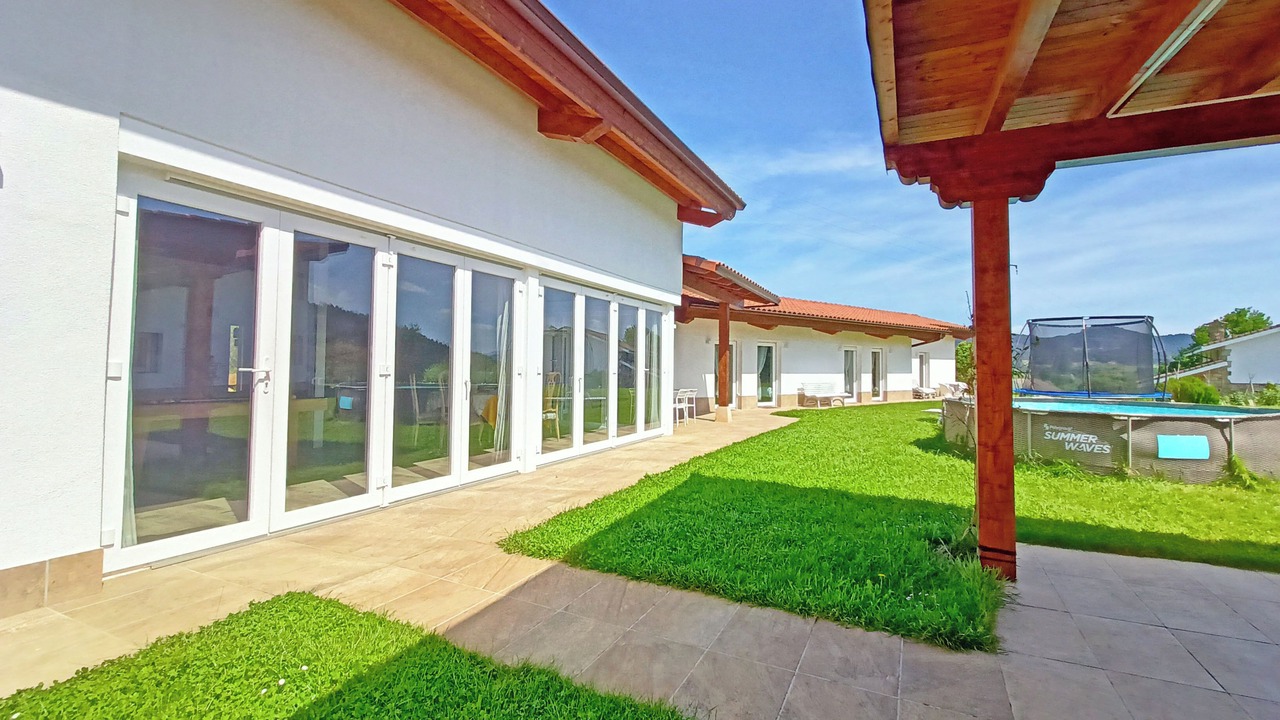 Photo of Outdoor in Menaka