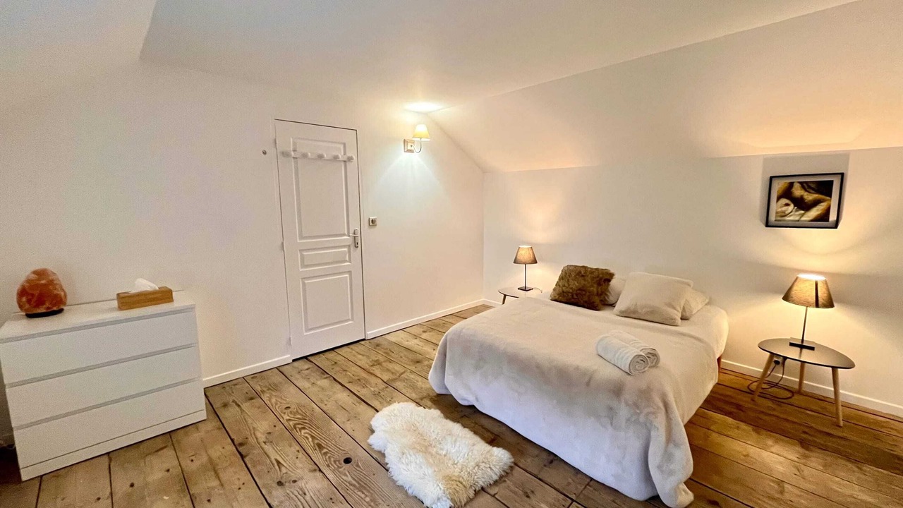 Photo of Bedroom in Meursault