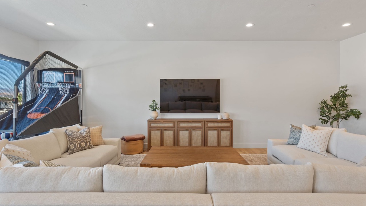 Photo of Livingroom in Hurricane