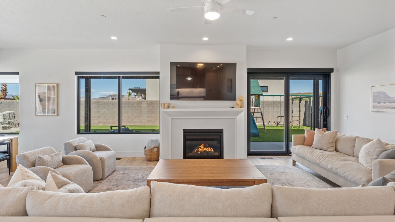 Photo of Livingroom in Hurricane