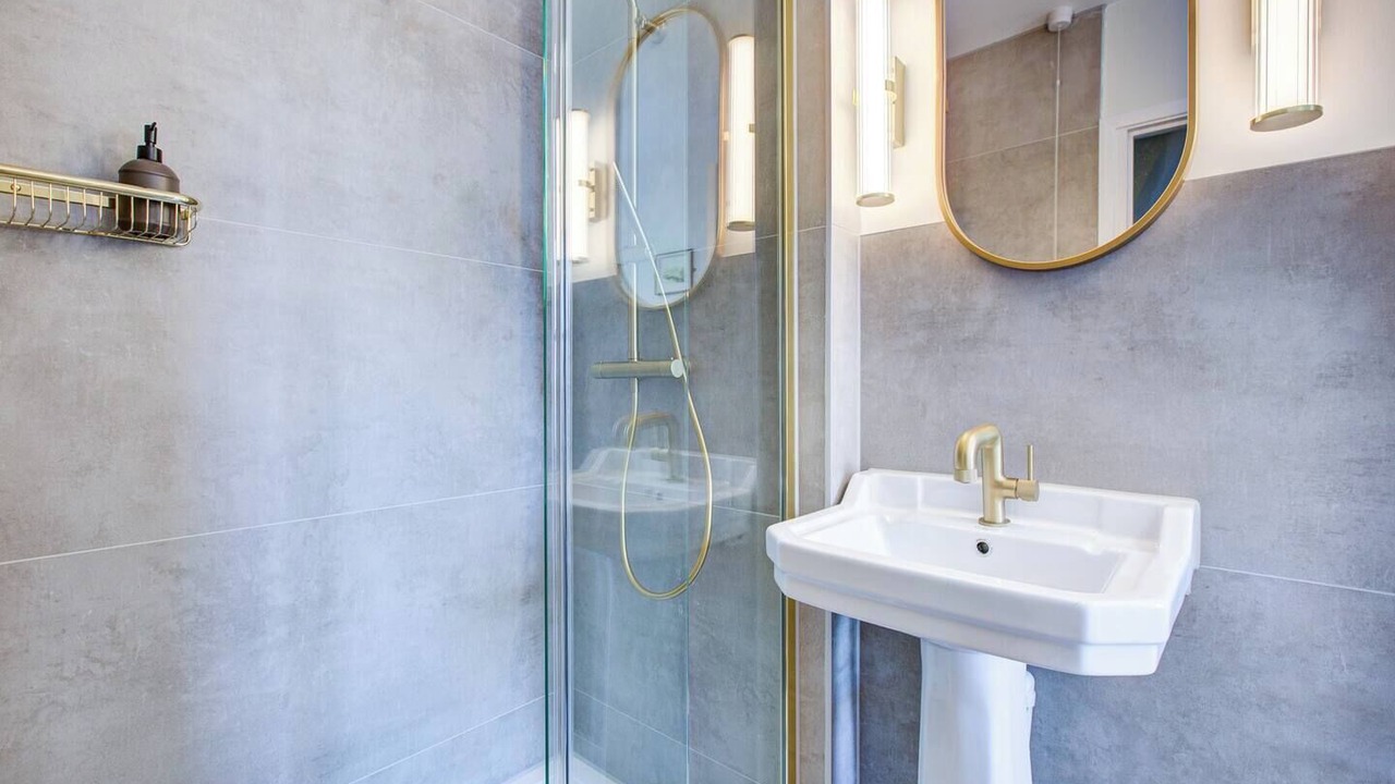 Photo of Bathroom in Leigh-on-Sea