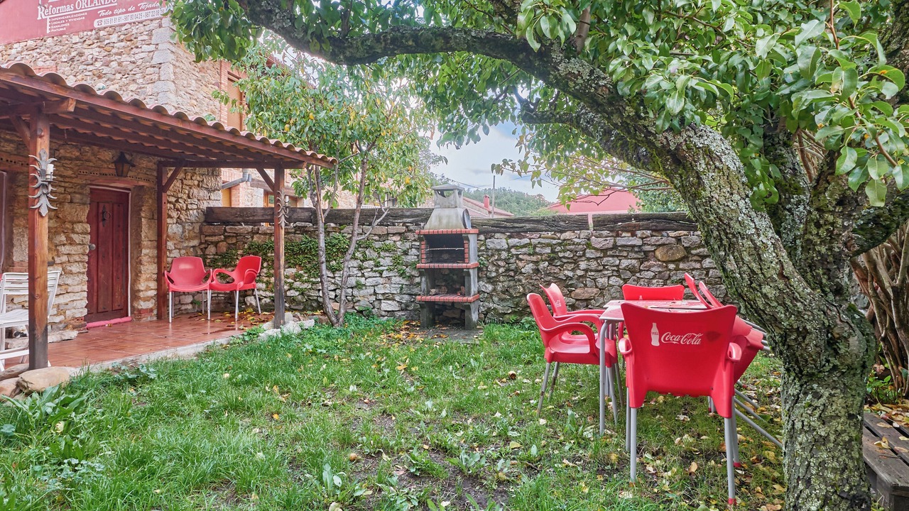 Photo of Outdoor in La Pola de Gordon