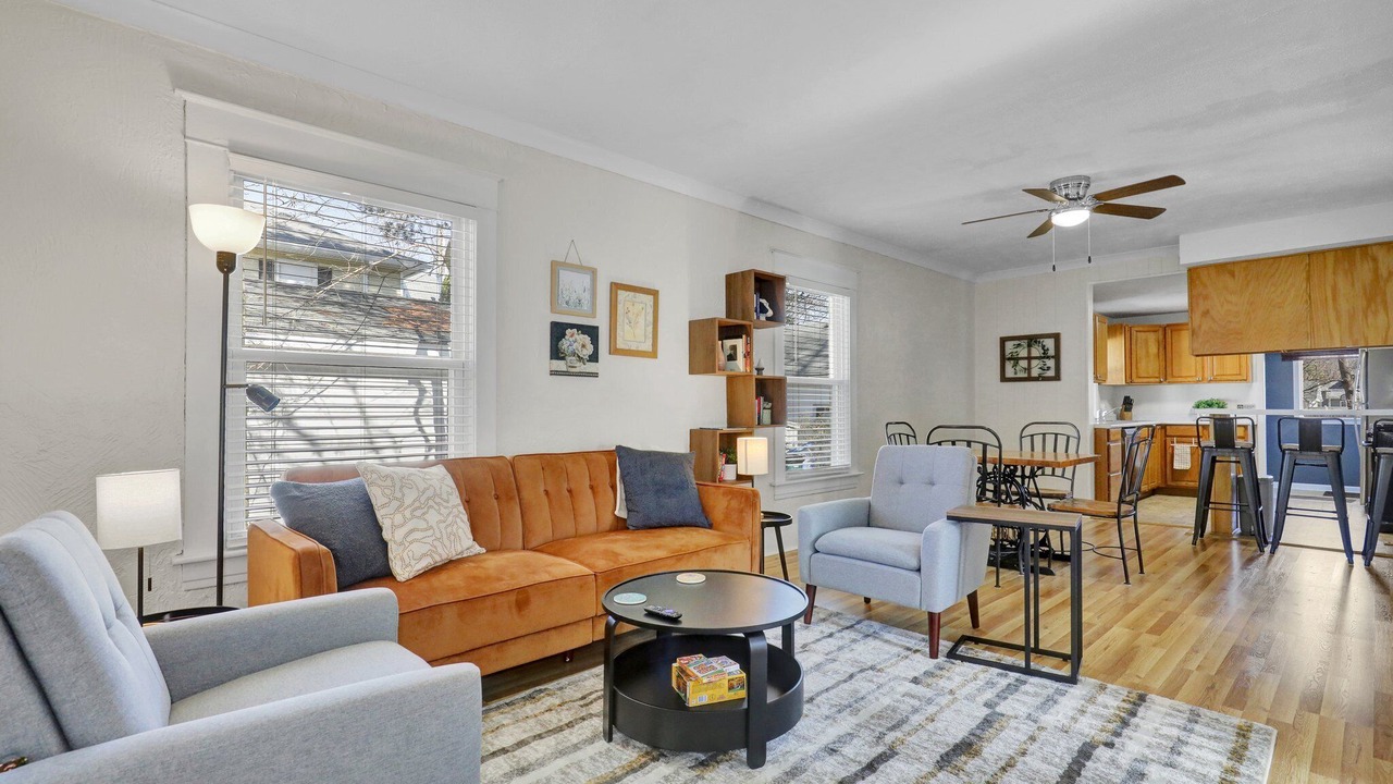Photo of Livingroom in Lansing
