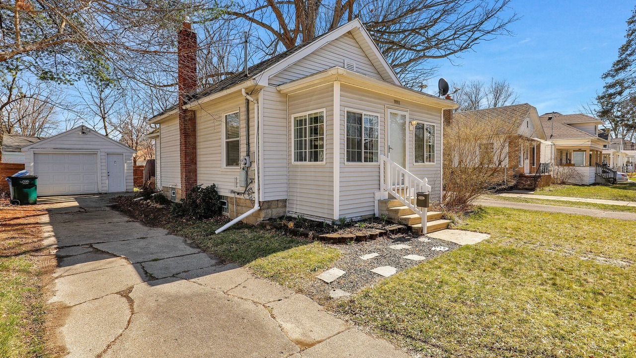 Photo of Outdoor in Lansing