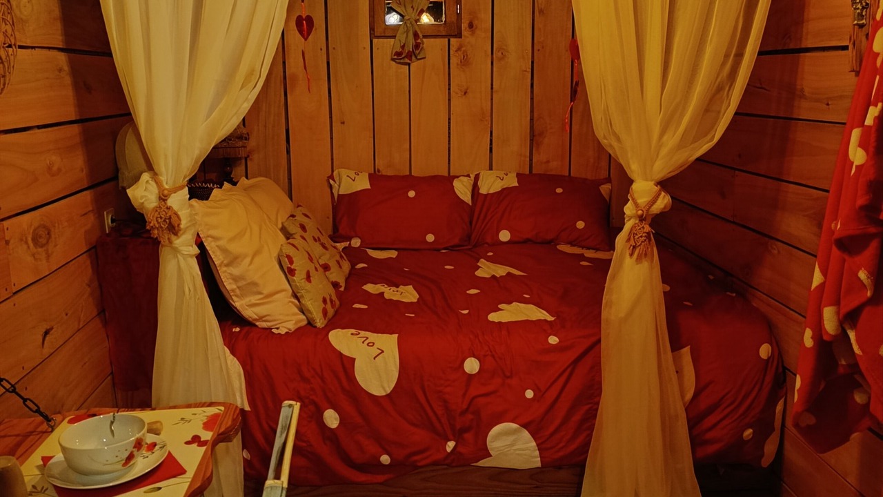 Photo of Bedroom in Bouce