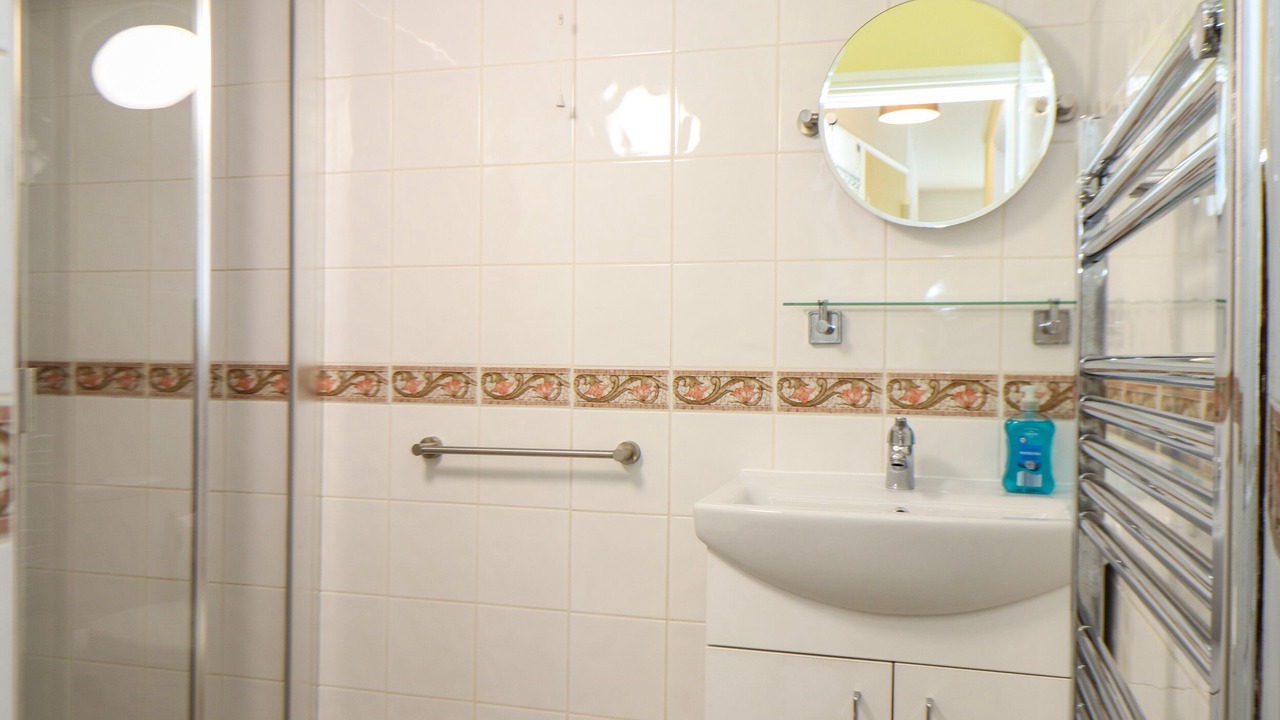 Photo of Bathroom in St Merryn