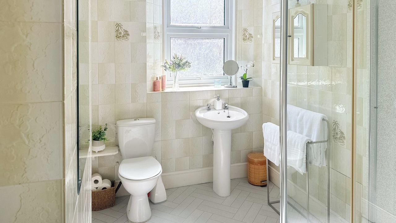 Photo of Bathroom in Babbacombe