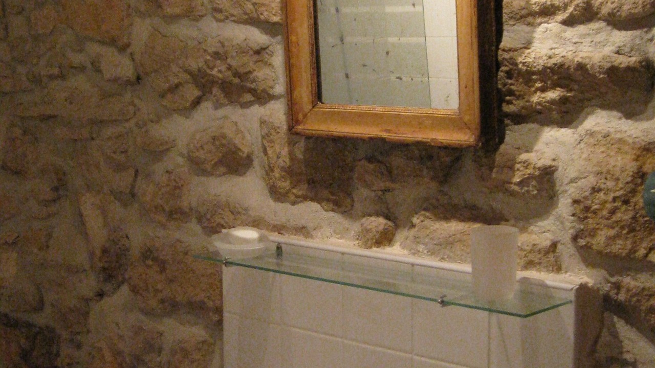 Photo of Bathroom in Cenne-Monestias