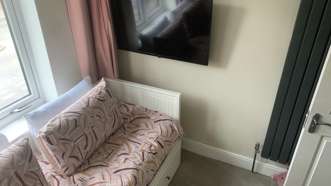 Photo of Livingroom in Uxbridge South