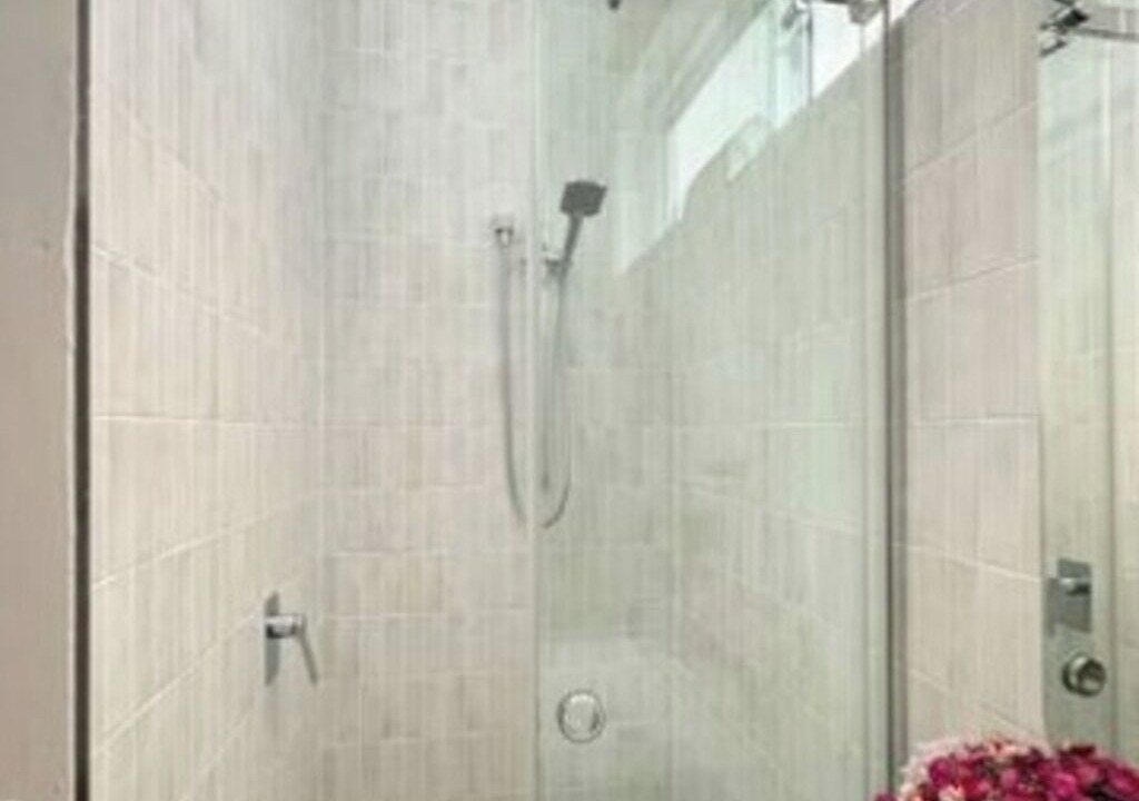 Photo of Bathroom in Haymarket