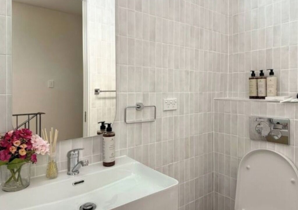 Photo of Bathroom in Haymarket