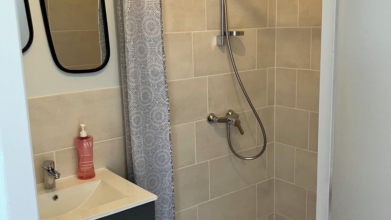 Photo of Bathroom in Vesseaux