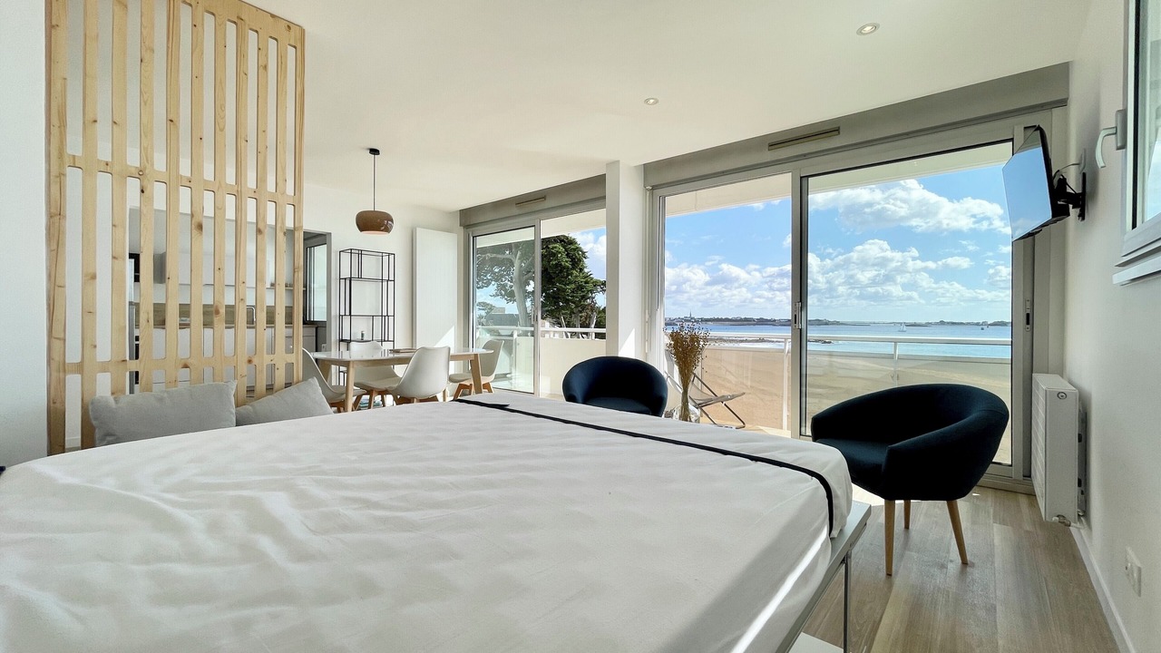 Photo of Bedroom in Larmor-Plage
