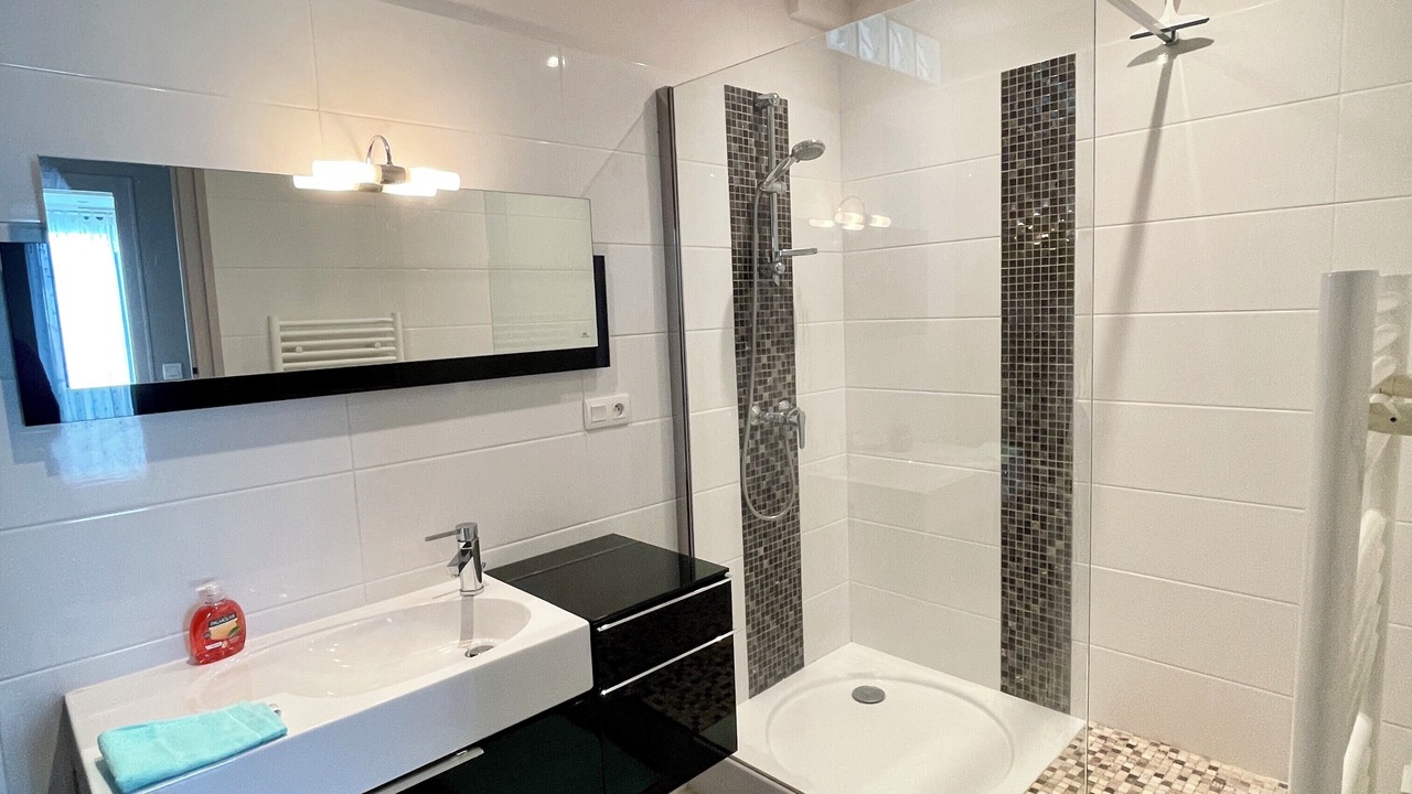 Photo of Bathroom in Larmor-Plage