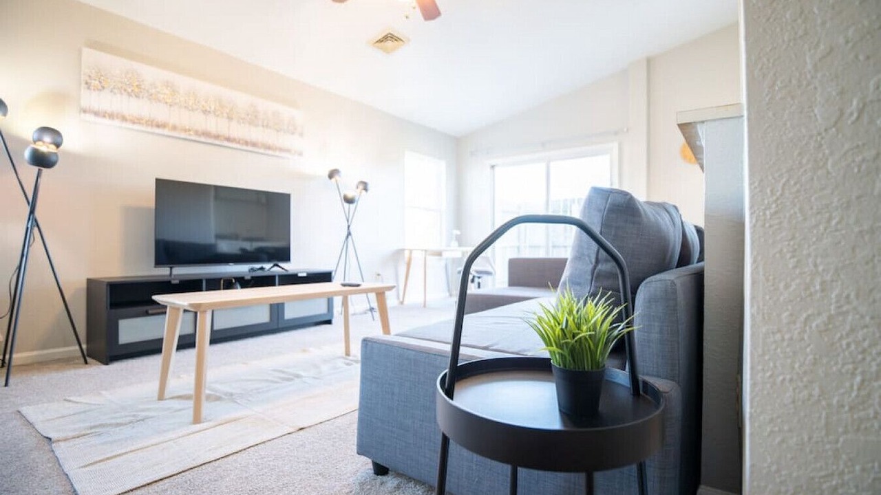 Photo of Livingroom in Groveland