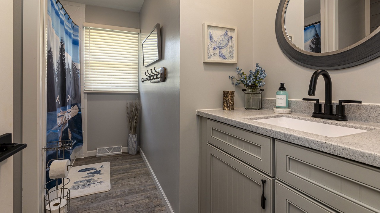 Photo of Bathroom in Goreville