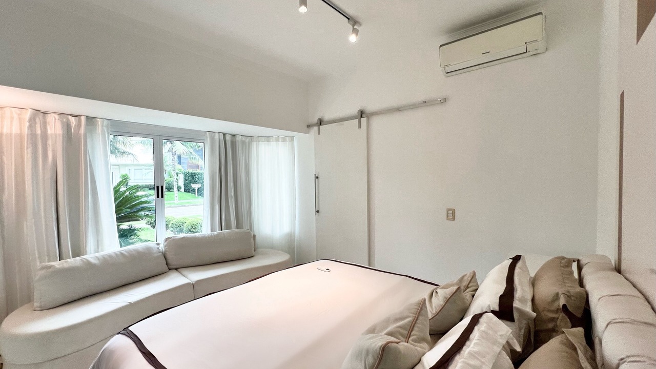 Photo of Bedroom in Jurere Internacional
