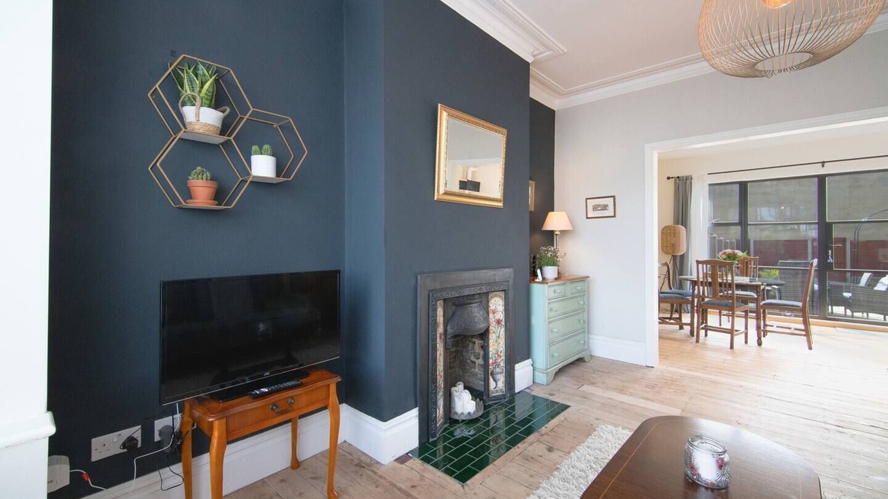 Photo of Livingroom in Southend-on-Sea
