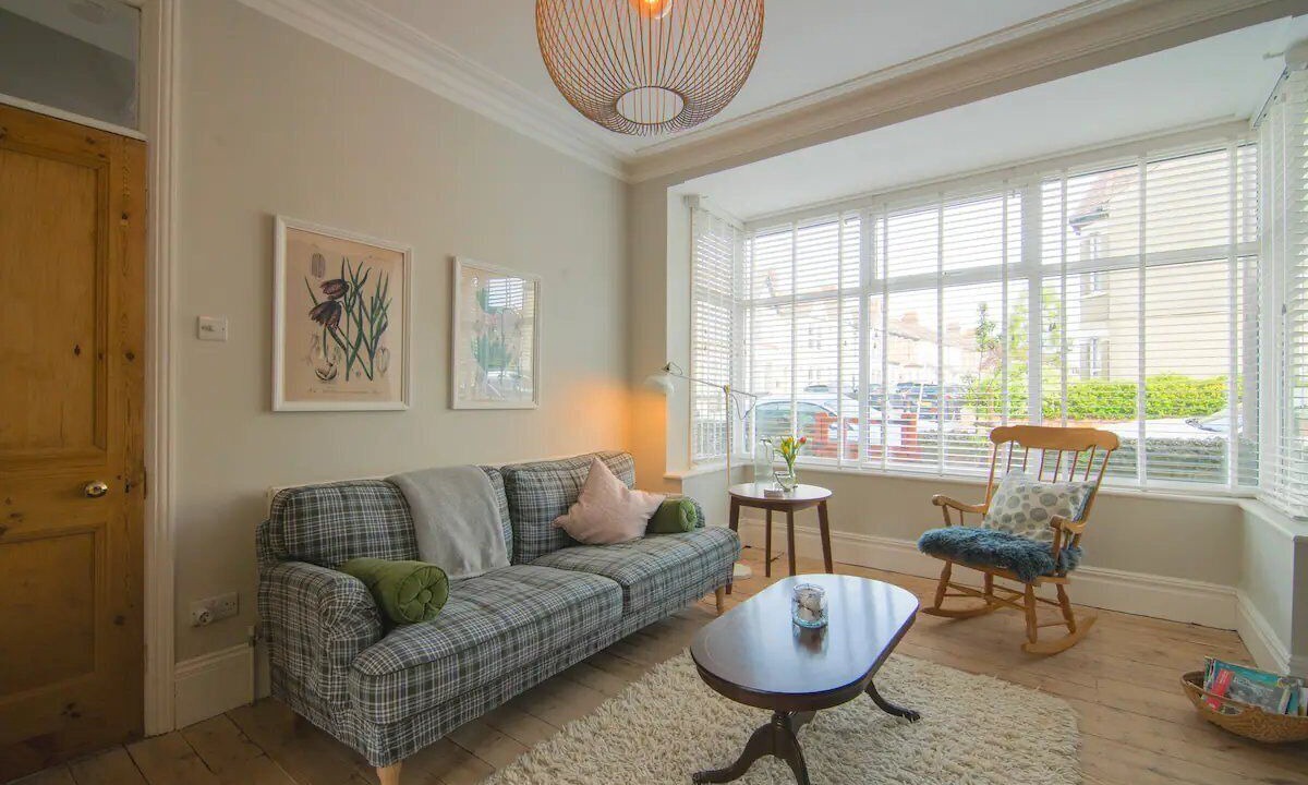 Photo of Livingroom in Southend-on-Sea