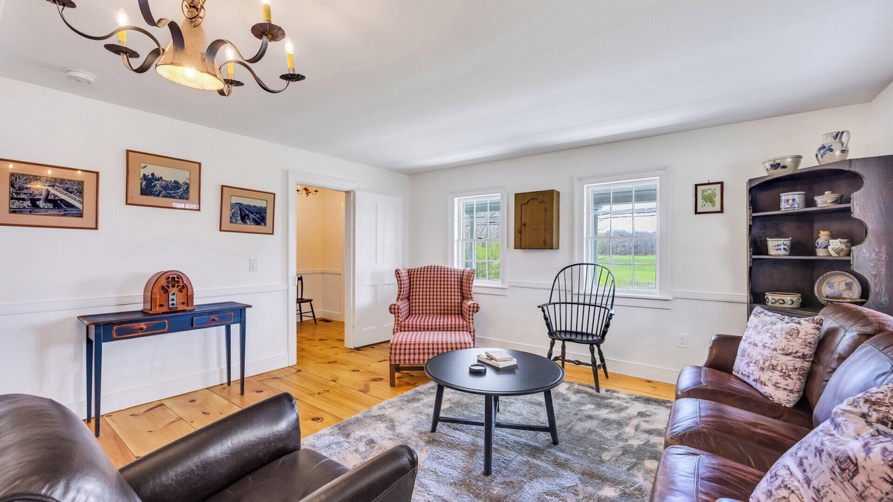 Photo of Livingroom in Northville
