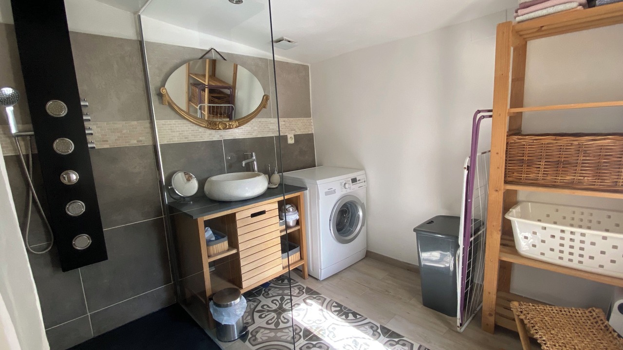 Photo of Bathroom in Entrecasteaux
