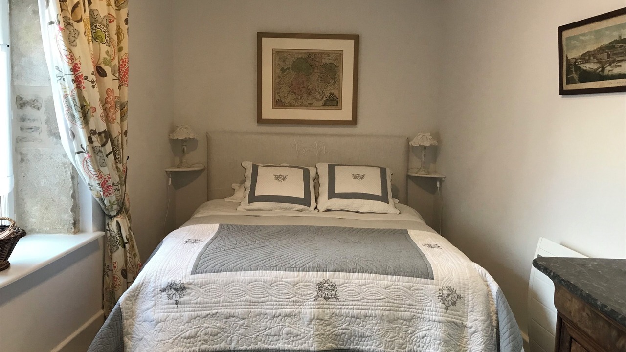 Photo of Bedroom in Meursault