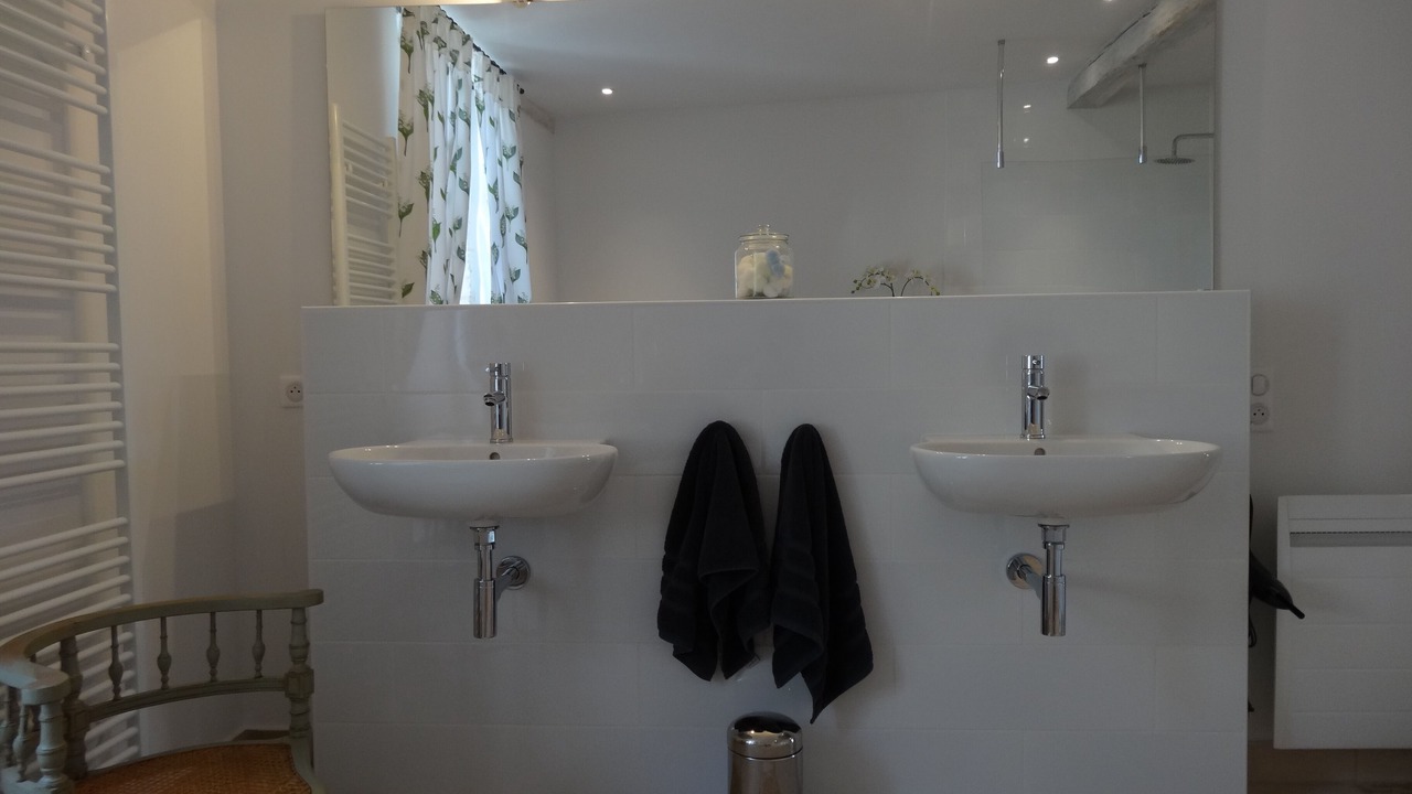 Photo of Bathroom in Meursault