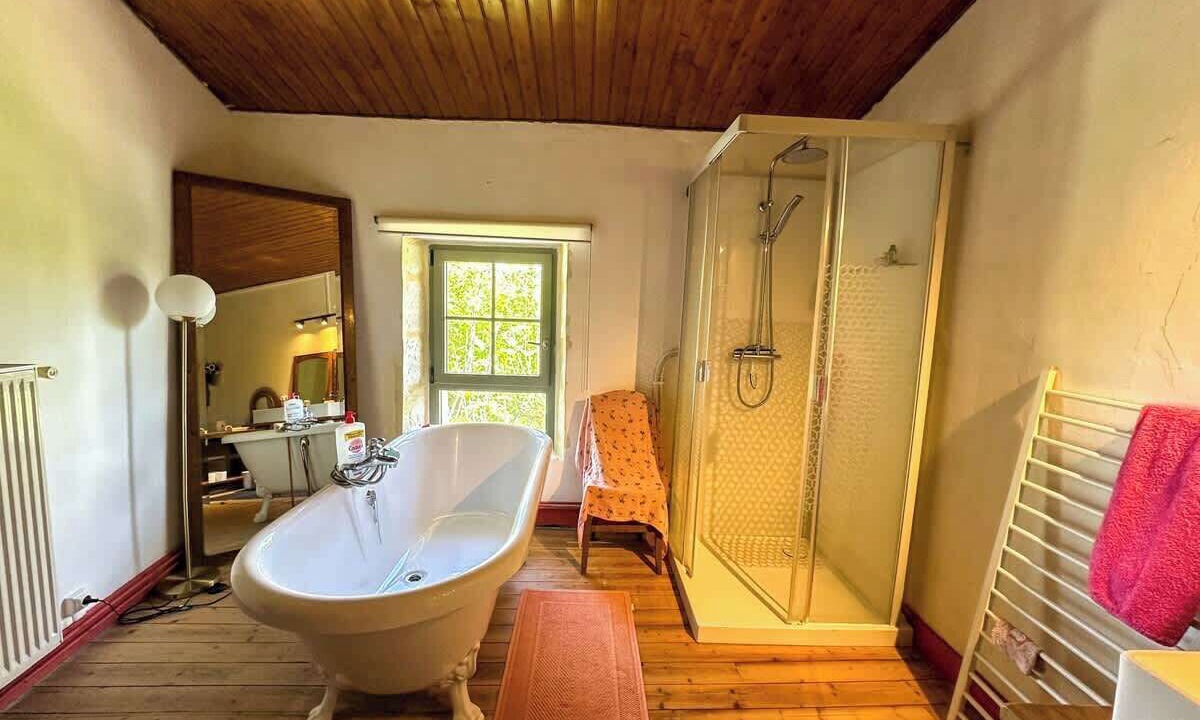 Photo of Bathroom in Saint-Quentin-de-Chalais